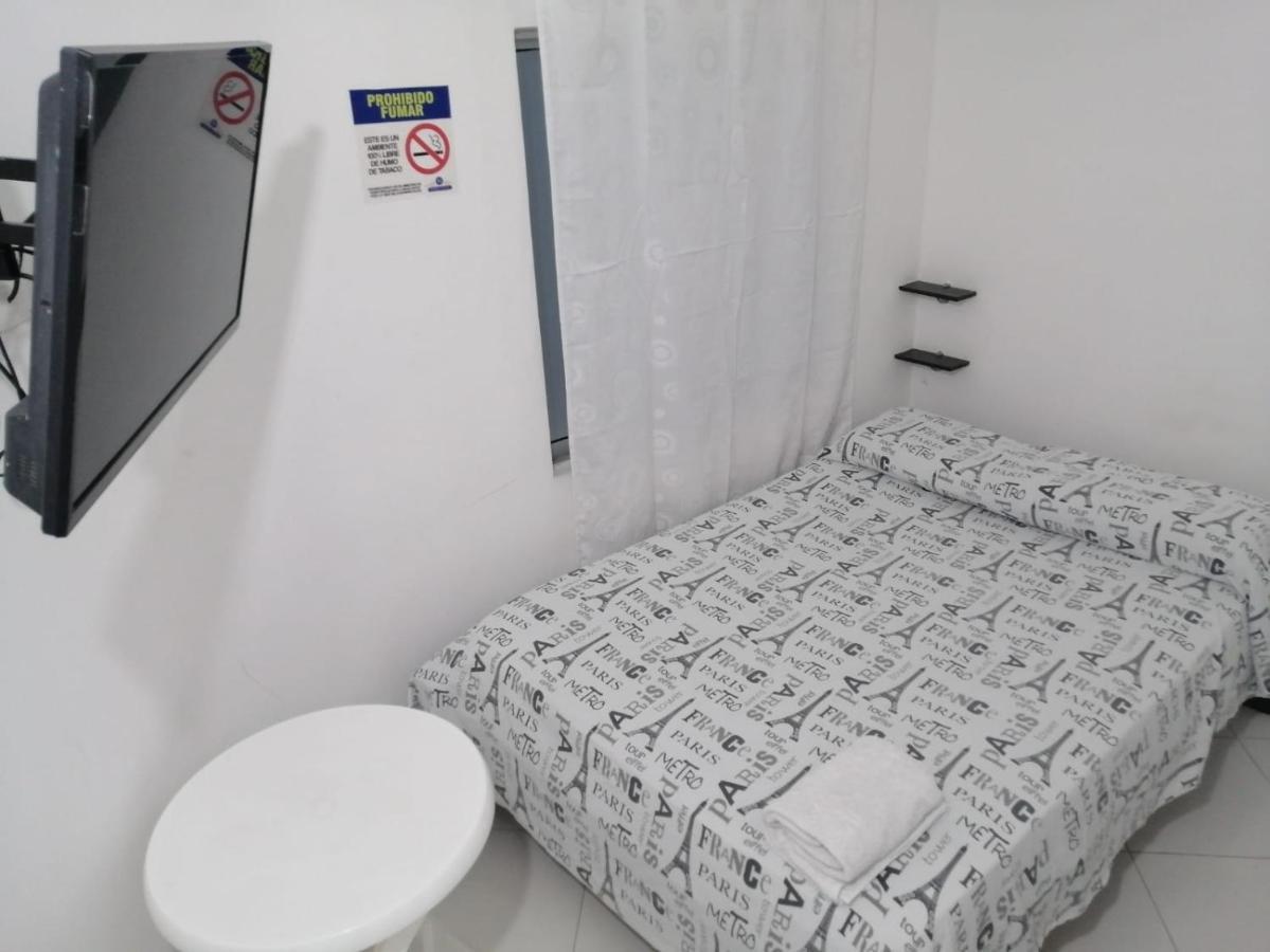 Hotel Tania Caucasia Екстериор снимка